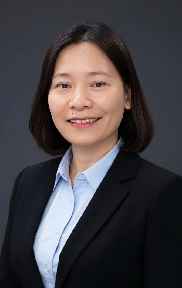 Deputy Director - Vân Nguyễn
